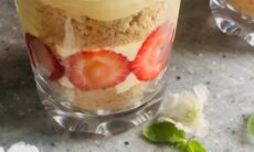 No Bake Strawberries Cheese Cake Pudding