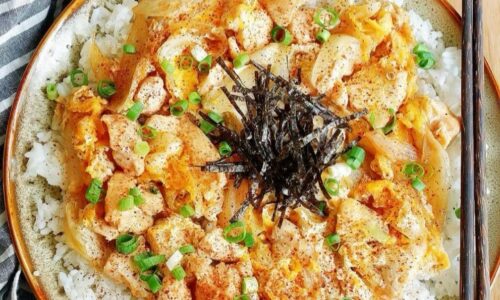 Oyakodon (Japanese Chicken And Egg Bowl)