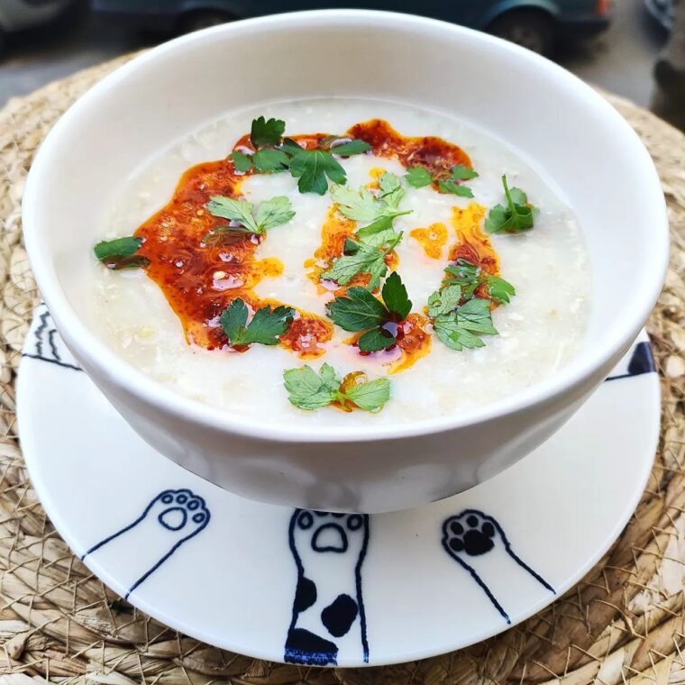 Tavuklu Keşkek (Turkish Wheat Porridge With Chicken)