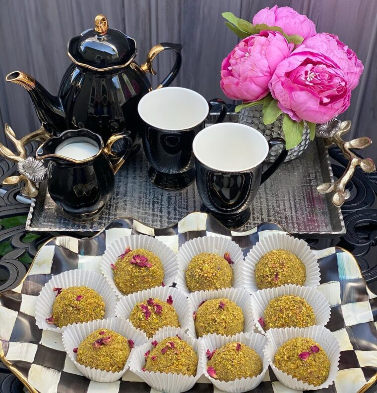 Mafroukeh (Pistachio Truffles)
