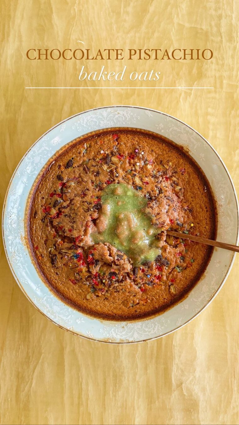 Chocolate Pistachio Baked Oats
