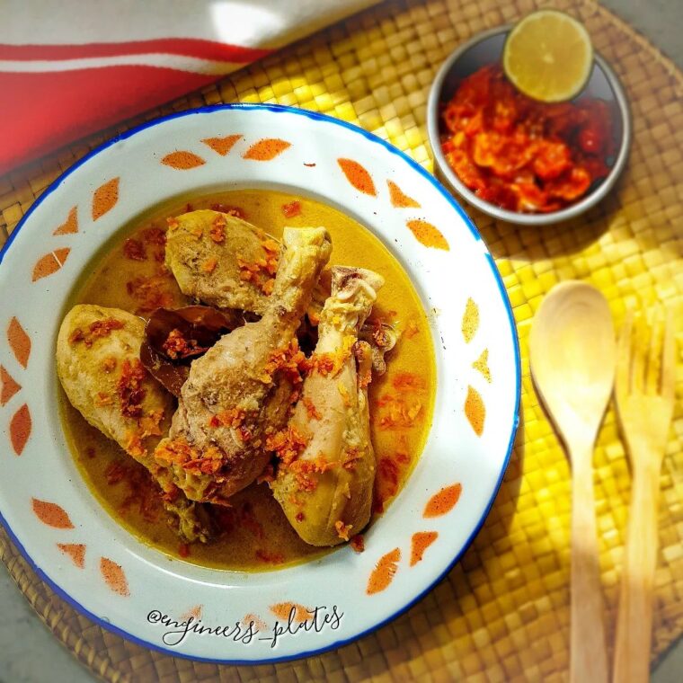 Opor Ayam –  Indonesian Chicken Curry