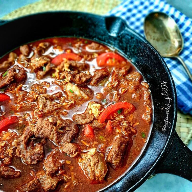 Semur Daging ( Indonesian Beef Stew )