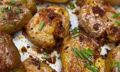 Crispy Buttered Smash Garlic Potato
