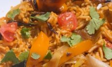 Spicy Tomato Mexican Rice (Vegan)