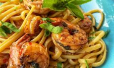 Garlic & Chilli Prawn Linguine