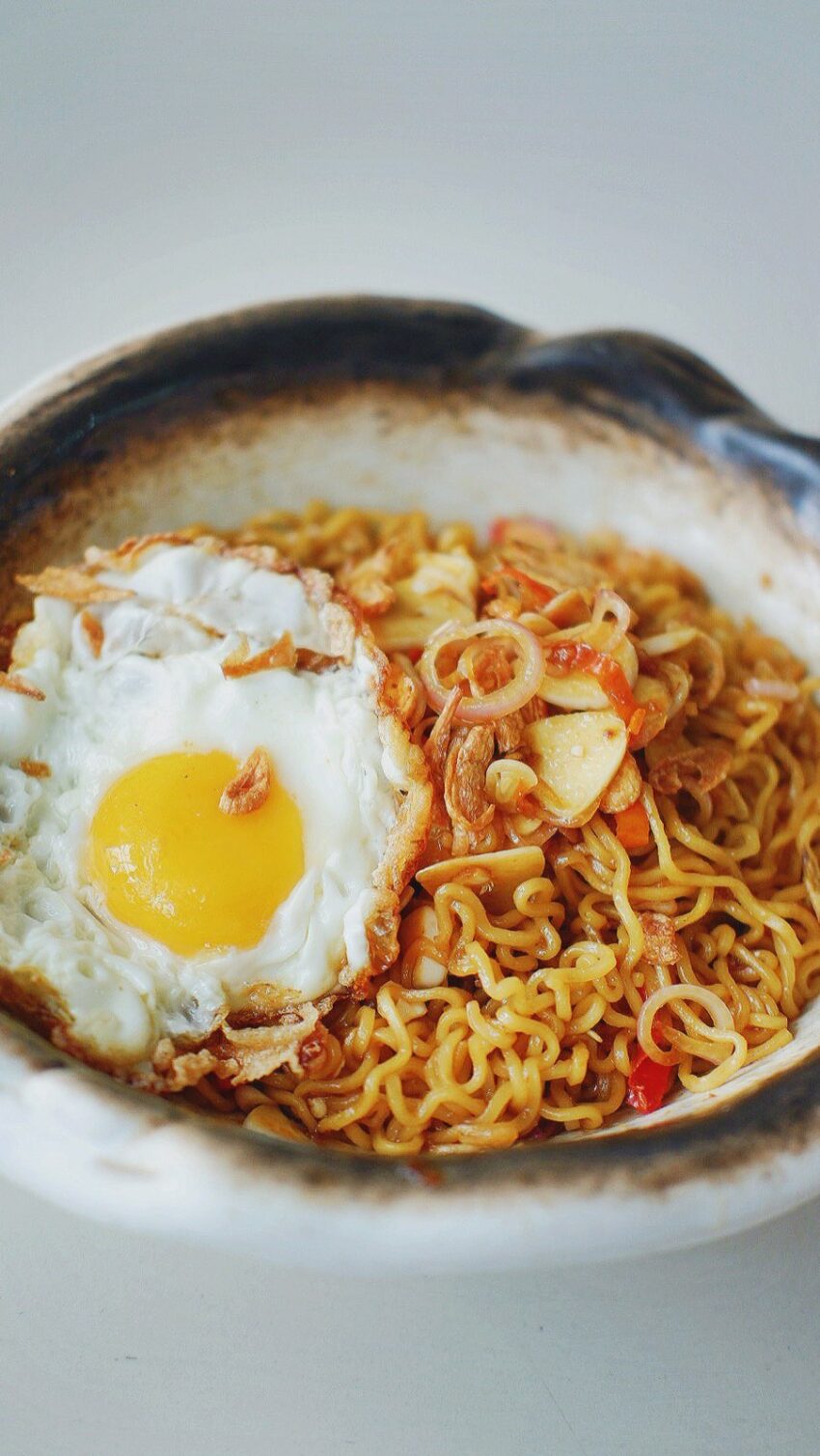 Indomie Goreng Sambal Matah from @stirwithme - ResepMamiku.com