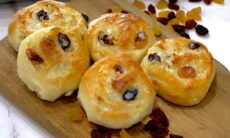 Raisins Coconut Rolls