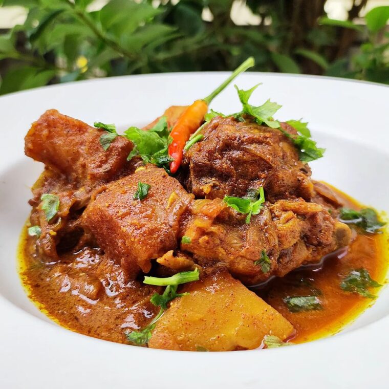 One Pot Spicy Chicken Curry