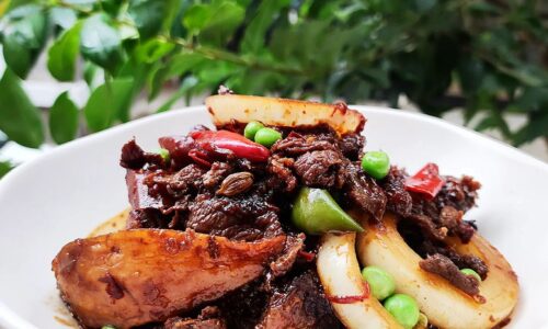 Semur Daging Sapi (Indonesian Sweet Soy Beef Stew)