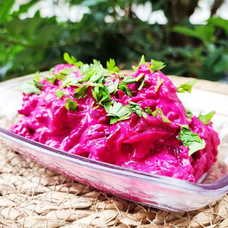 Yoğurtlu Pancar Salatası (Turkish Beetroot Yoghurt Salad)