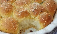 Confit Garlic Butter Bread Rolls