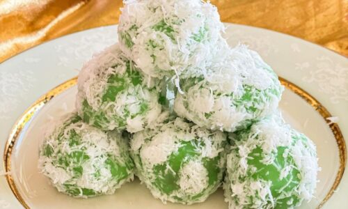 Klepon ( Traditional Indonesian Dessert)