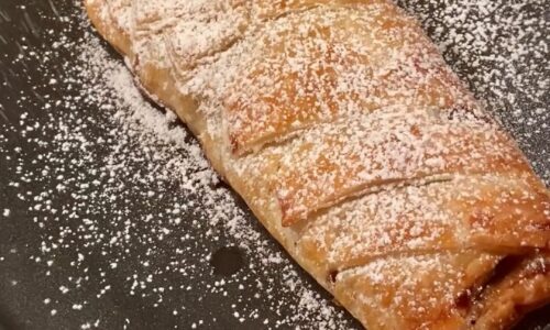 Apfelstrudel - Snacks, Appetizers & Desserts dari Apple