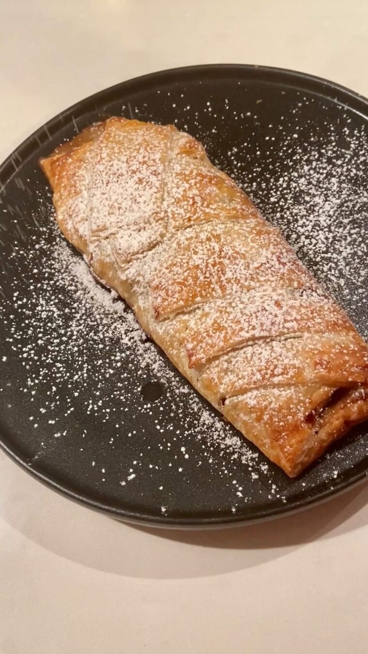 Apfelstrudel