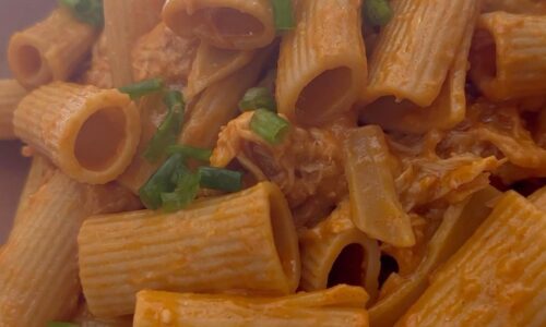 Cheesy Gochujang And Chicken Rigatoni -  dari Cheese and Chicken