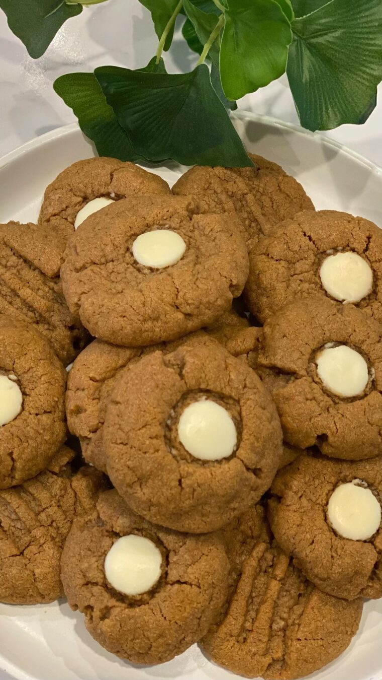 Four Ingredient Biscoff Cookies