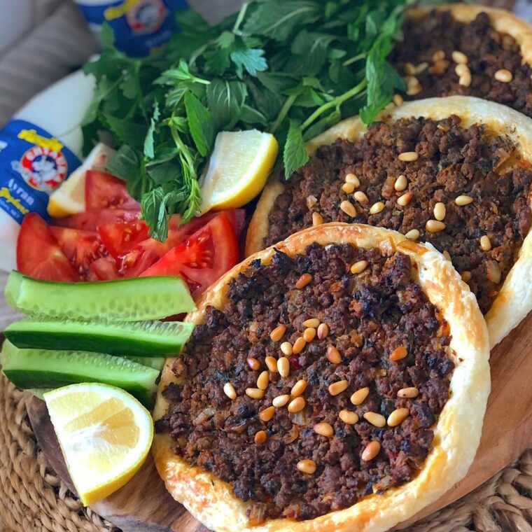 Lahmi Bi Ajin On Roti Pastry