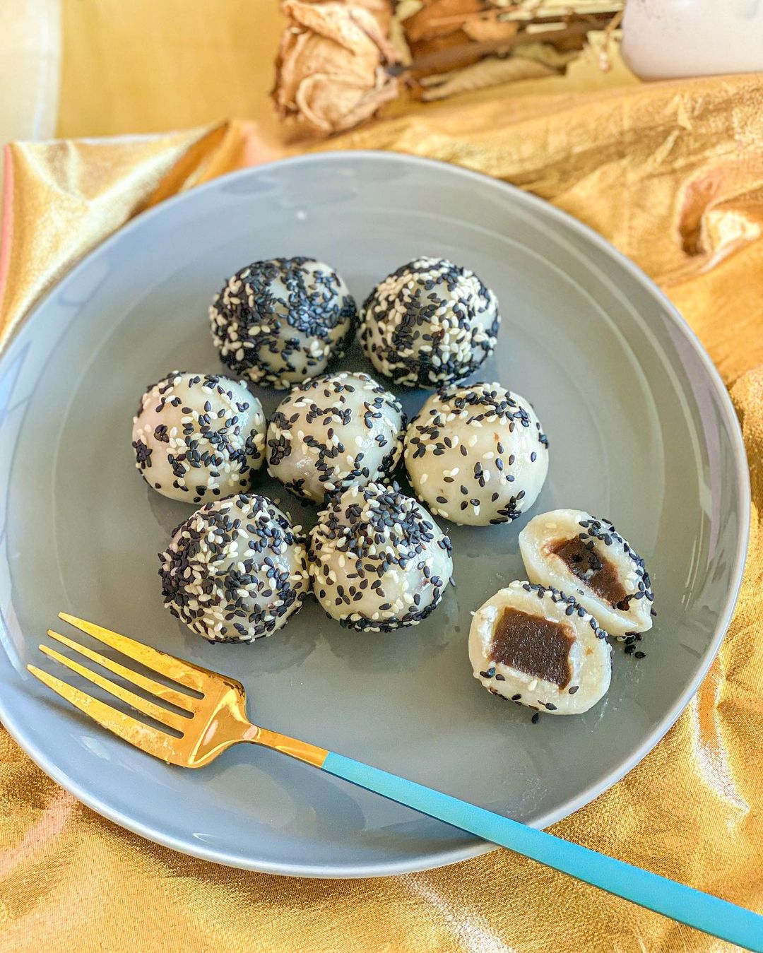 Niangao Sesame Mochi Balls from wigglebagel