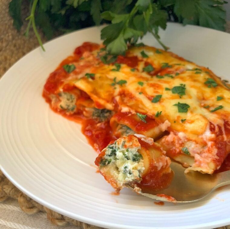 Stuffed Cannelloni With Creamy Béchamel Sauce