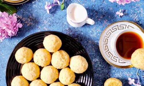 Makhariya (Salted Tea Biscuits)