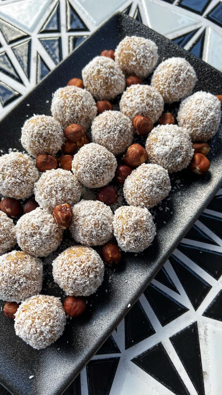 4 Ingredient Hazelnut Balls