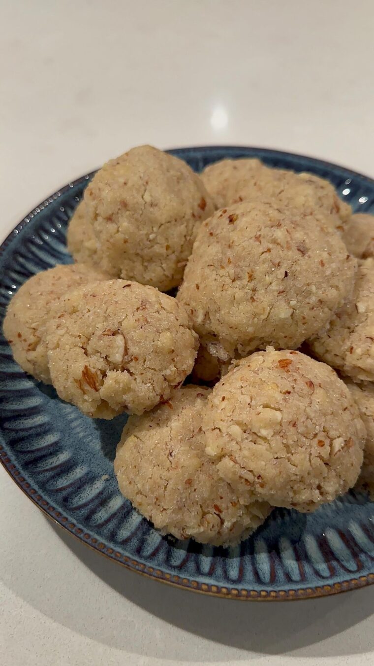 Almond Cookies