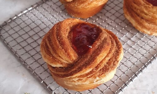 Cruffins - Snacks, Appetizers & Desserts dari Strawberry