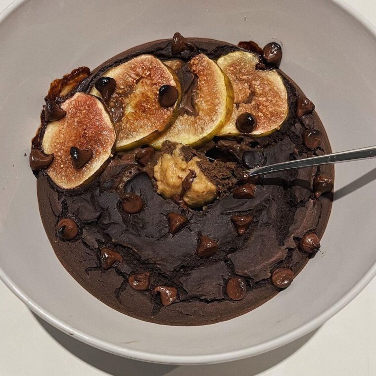 Pb Chocolate & Figs Baked Oats