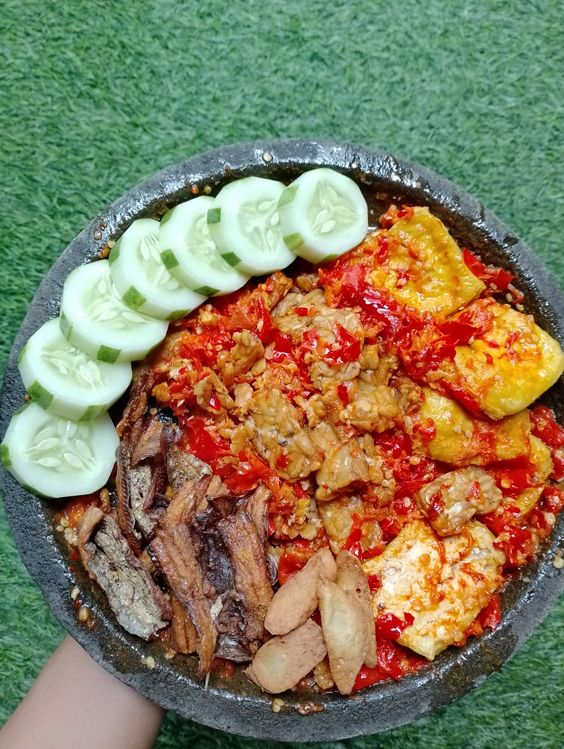 Indonesian spicy food - Penyetan