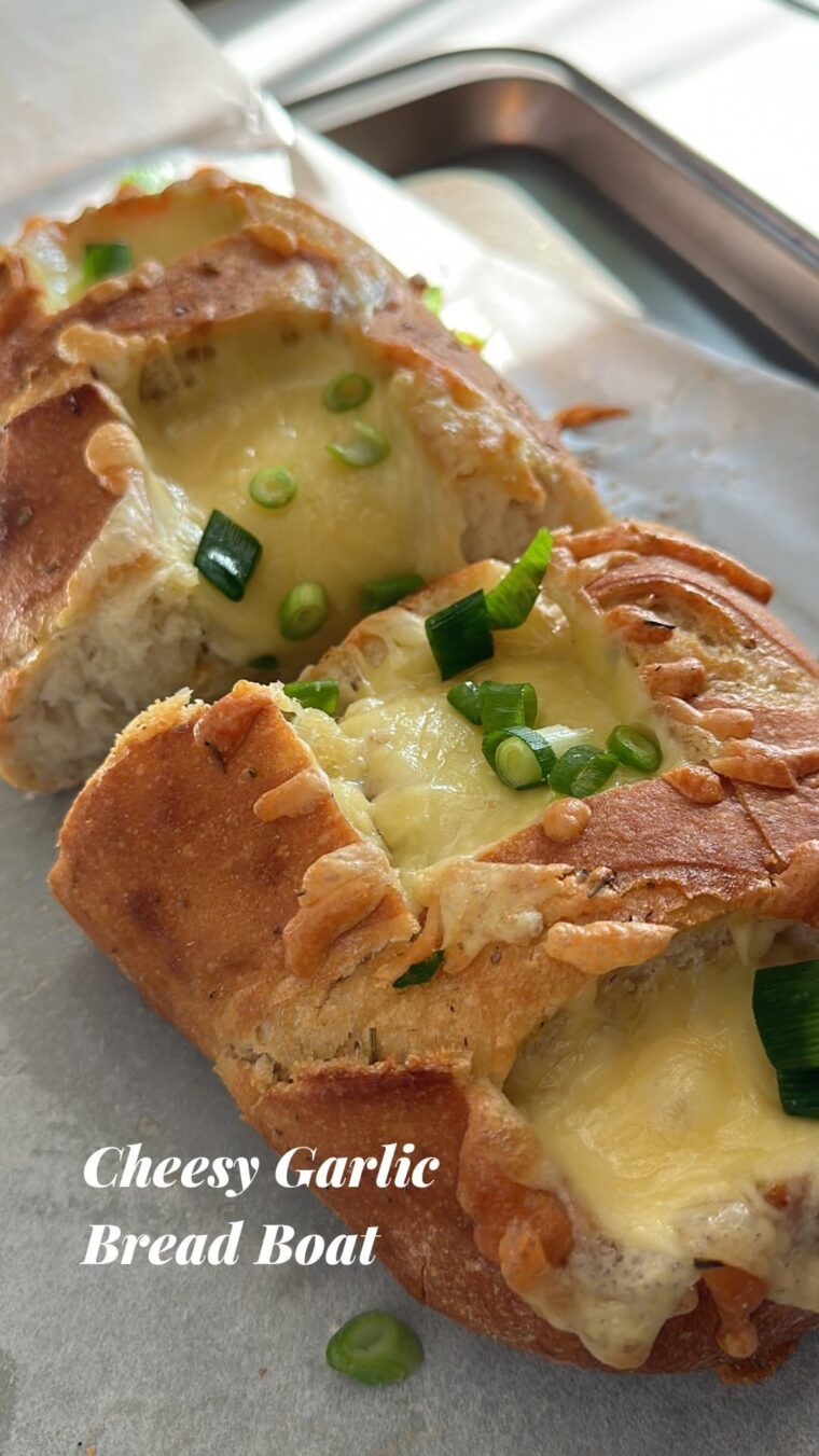 Cheesy Garlic Bread Boat