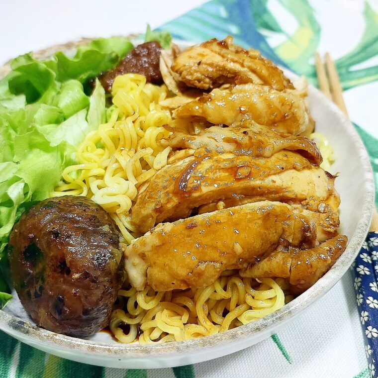 Soy Sauce Chicken Noodles