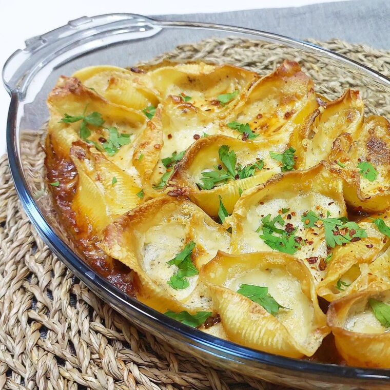 Stuffed Baked Cheesy Conchiglioni Bolognese