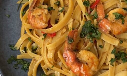 Easy Garlic Prawn Pasta