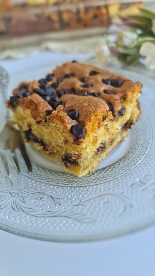 Choc Chip Cinnamon Cake