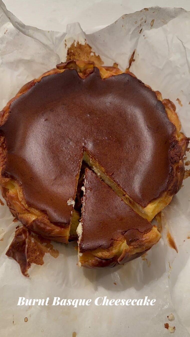 Easy & Simple Burnt Basque Cheesecake