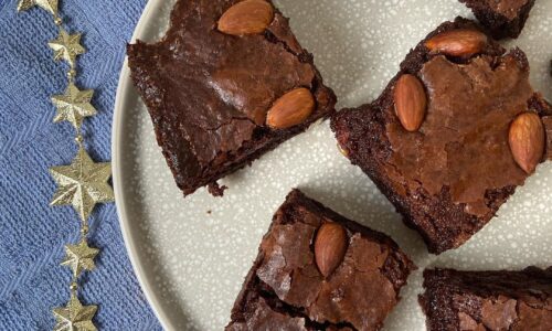 Mayonnaise Almond Brownies