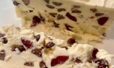 4 Ingredients Ice Cream Cake