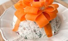 Christmas Present Cheeseball