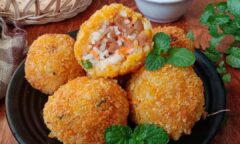 Resep Bola -Bola Nasi Sosis Sayur Dari santii_bundakenzie