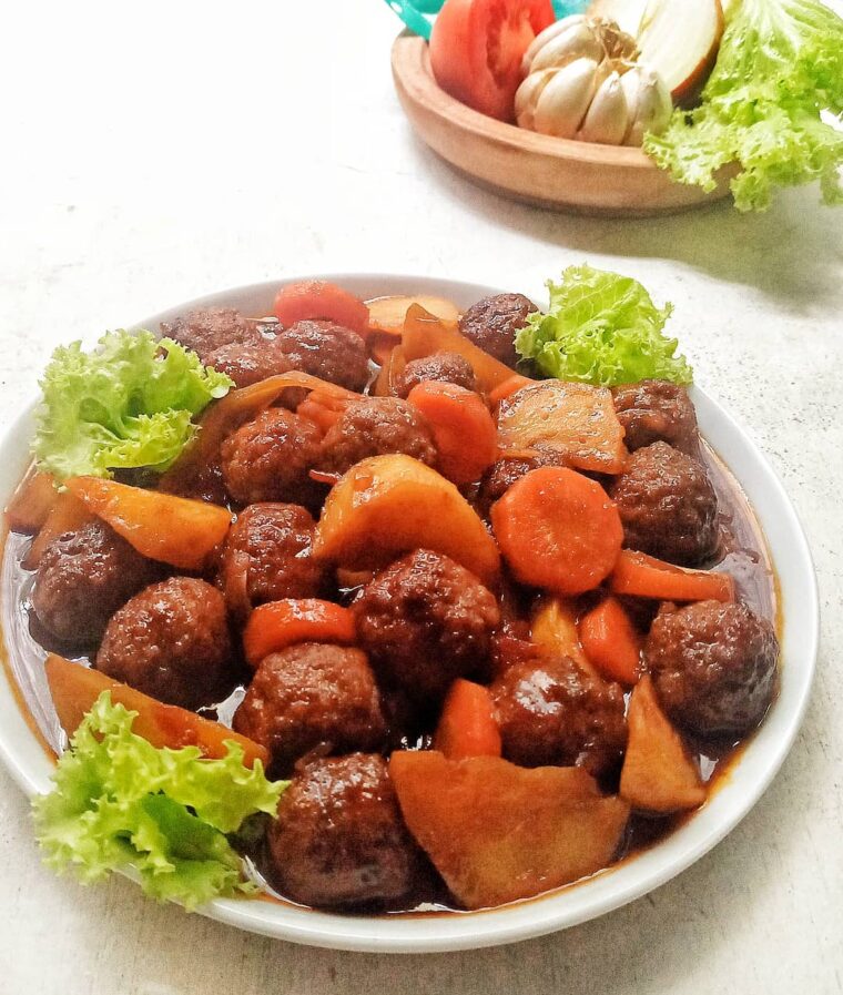 Resep Semur Bola Daging Dari nana_hanif7