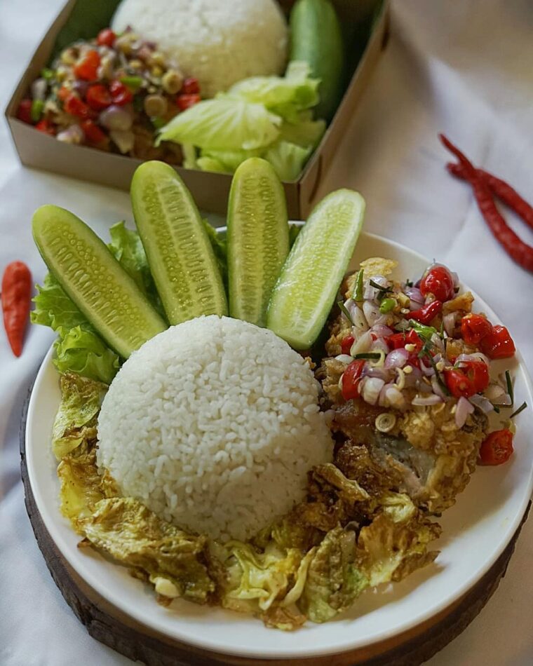 Resep Ayam Geprek Sambal Matah Dari norita_foods