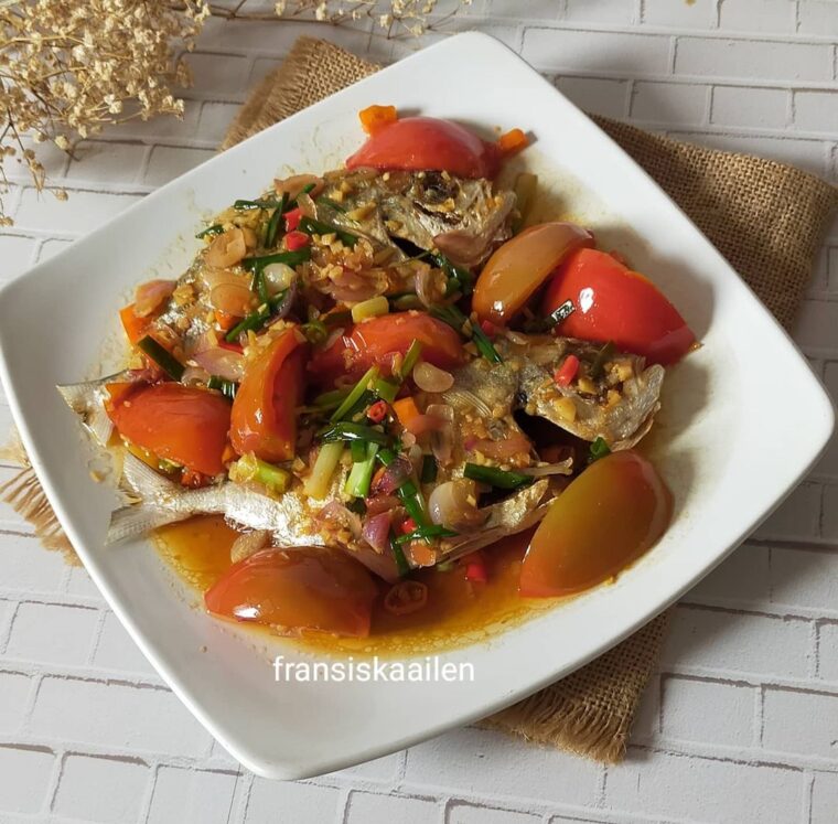 Resep Ikan Masak Tomat Dari fransiskaailen