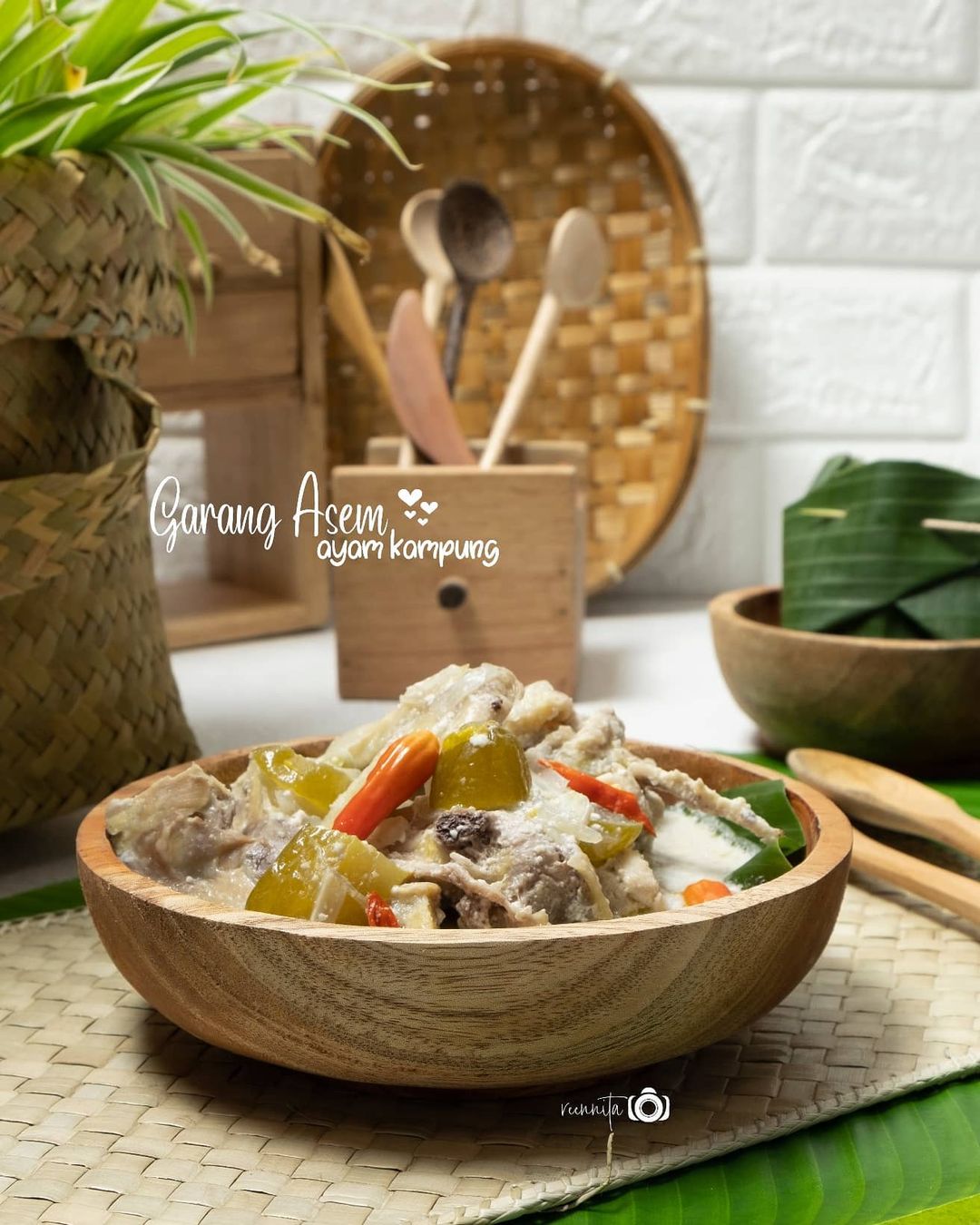 Garang Asem Ayam Kampung yang siap disajikan