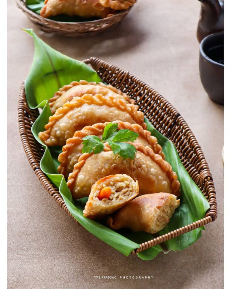 Resep Pastel Renyah Tanpa Telur Dari tyasprabowo