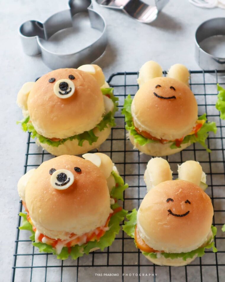Resep Burger Karakter Dari tyasprabowo