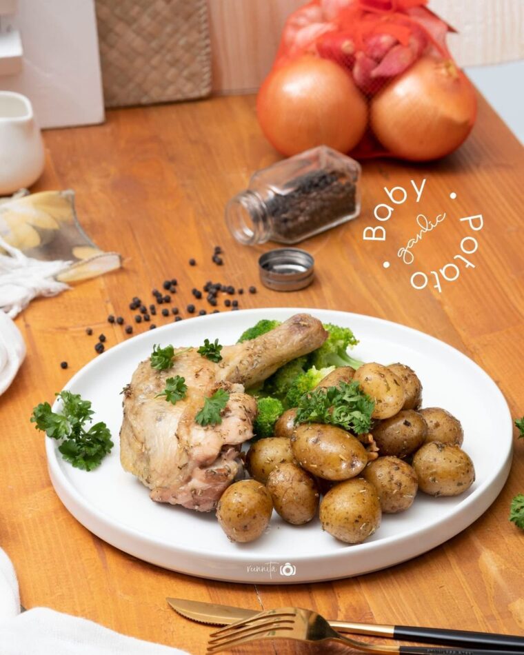 Resep Garlic Baby Potato Dari dapurbundaaleena
