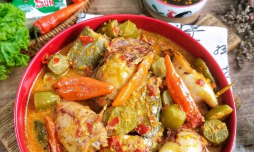 Ikan Dan Cumi Masak Lemak