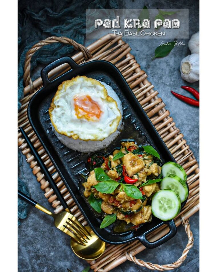 Resep Pad Kra Pao (Thai Basil Chicken) Dari jeehan_kitchen