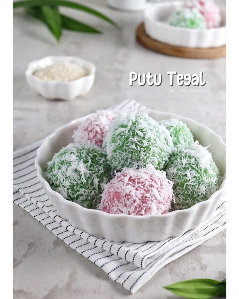 Resep Putu Tegal Dari dhora_kusumadewi